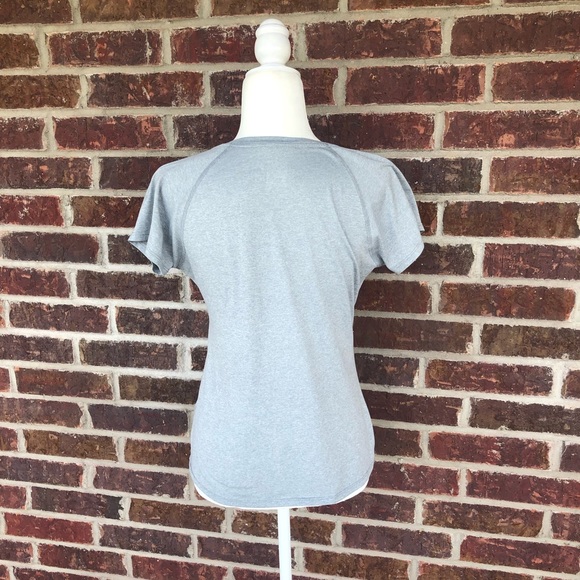 Ladies The North Face Gray Short Sleeve Athletic Top Size Small - Picture 3 of 5